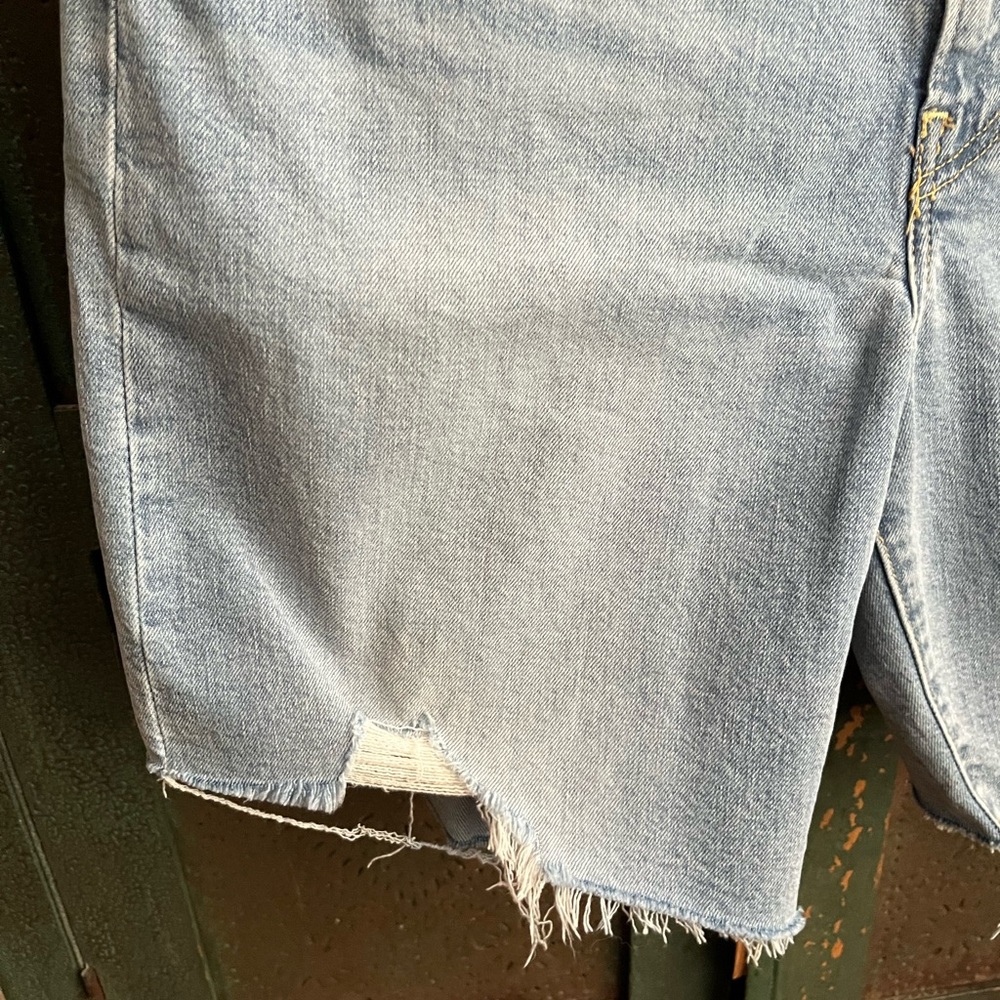 Levi's Premium Ribcage Bermuda Denim Shorts in Burst - Picture 5 of 12